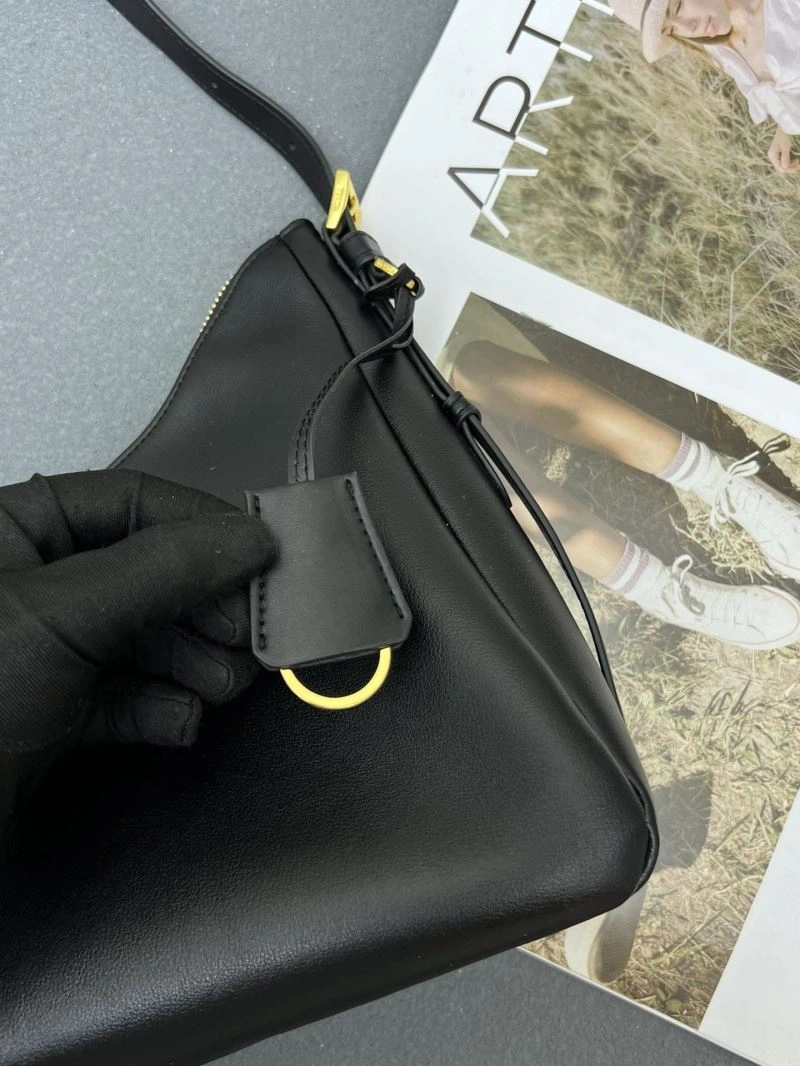 Prada Hobo Bags Fashionable 83014