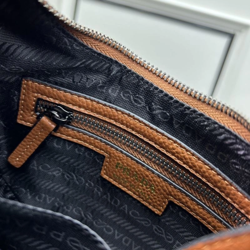 Prada Hobo Bags Stylish 83033