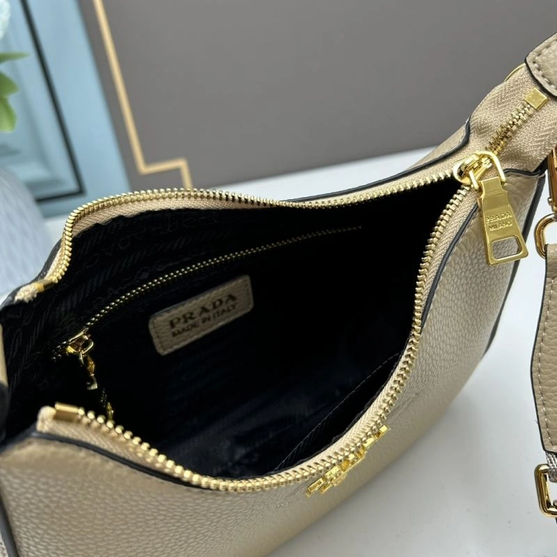 Prada Hobo Bags Stylish 83077