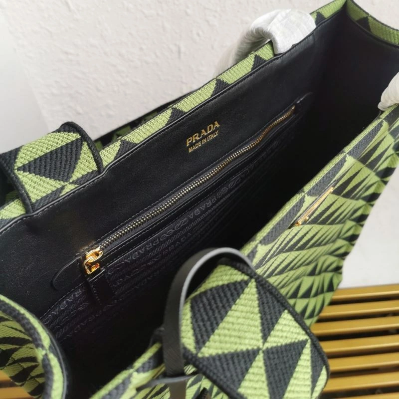 TravelReady Prada Hobo Bags 74878
