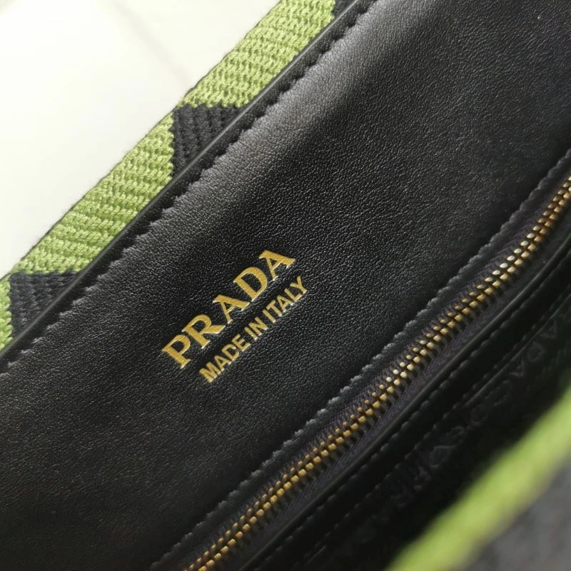 TravelReady Prada Hobo Bags 74878