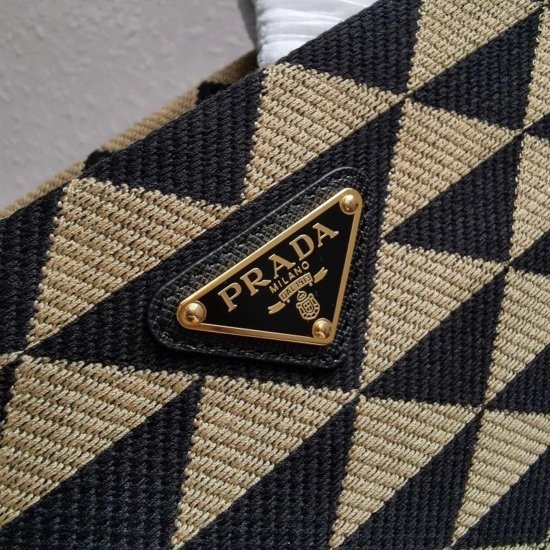 Prada Hobo Bags Elegant 74886