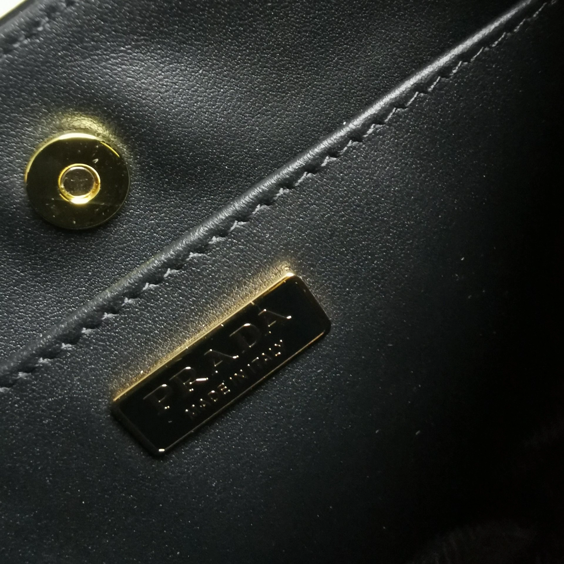 Stylish Prada Hobo Bags 73659