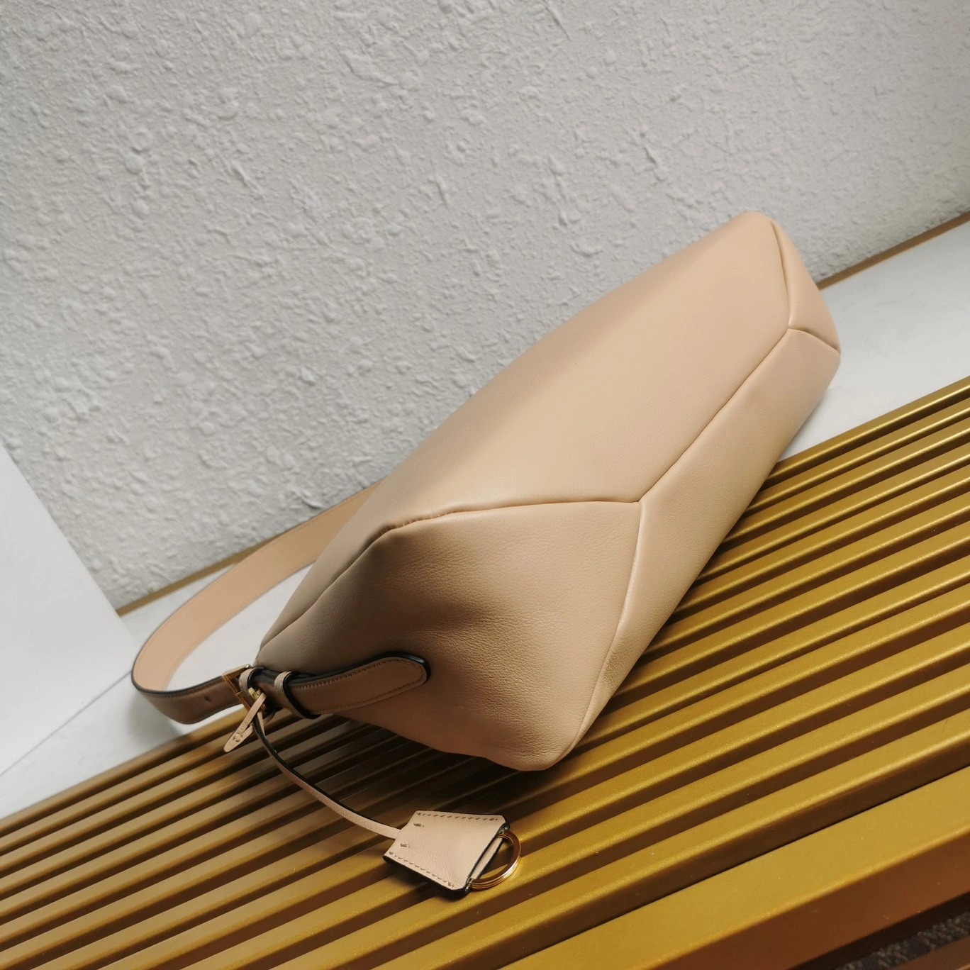 Prada Hobo Bags Versatile 71598