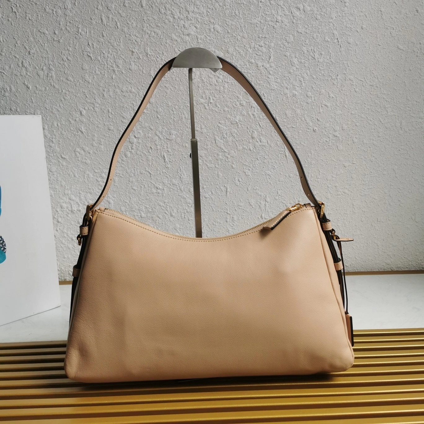 Prada Hobo Bags Versatile 71598