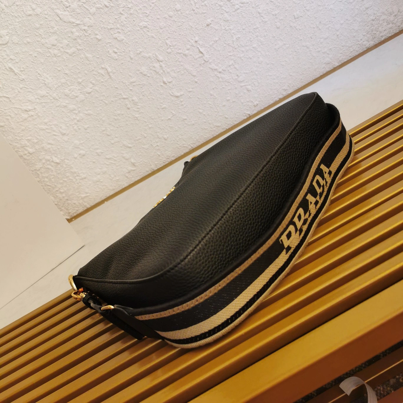 Prada Hobo Bags WellDesigned 71593