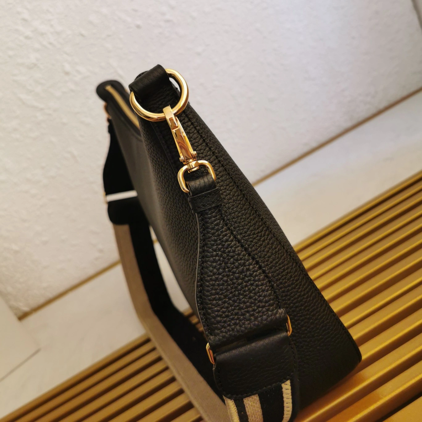 Prada Hobo Bags WellDesigned 71593