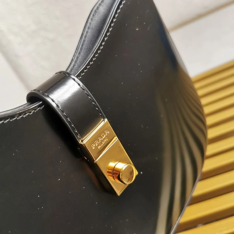 Prada Hobo Bags Comfortable 60701