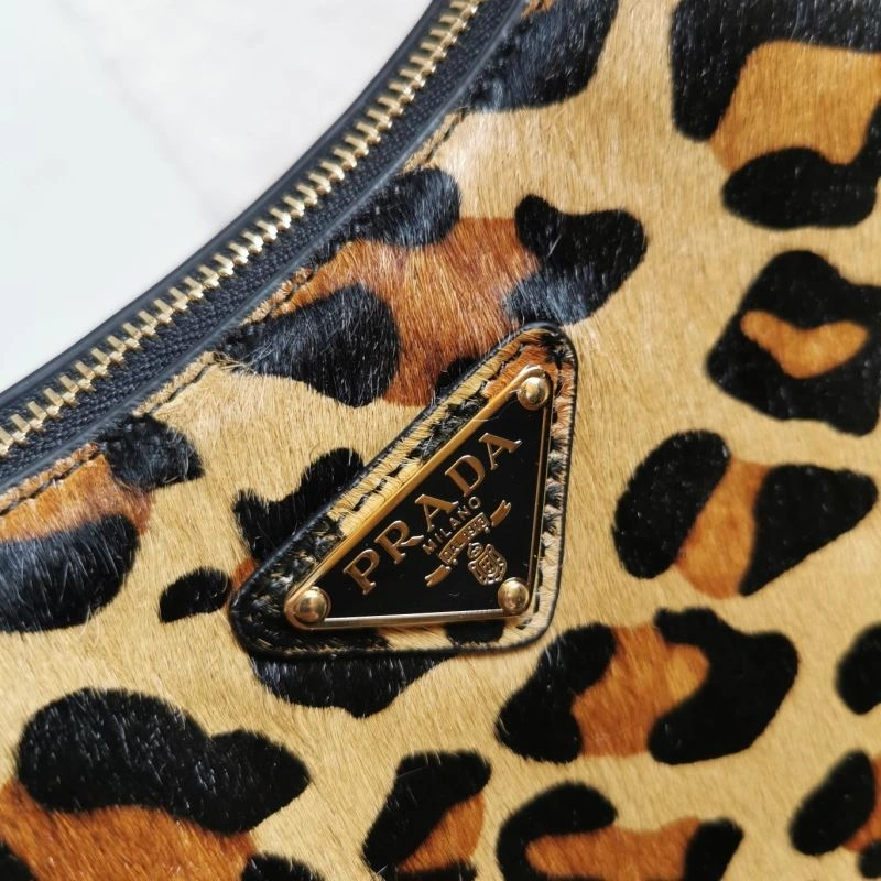 Prada Hobo Bags EyeCatching 60667