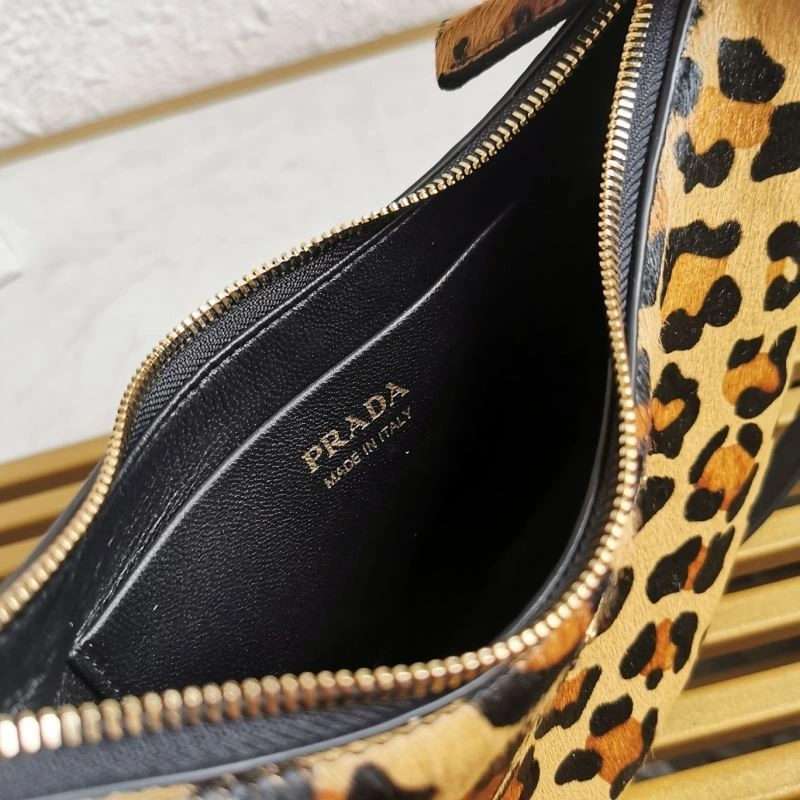 Prada Hobo Bags EyeCatching 60667