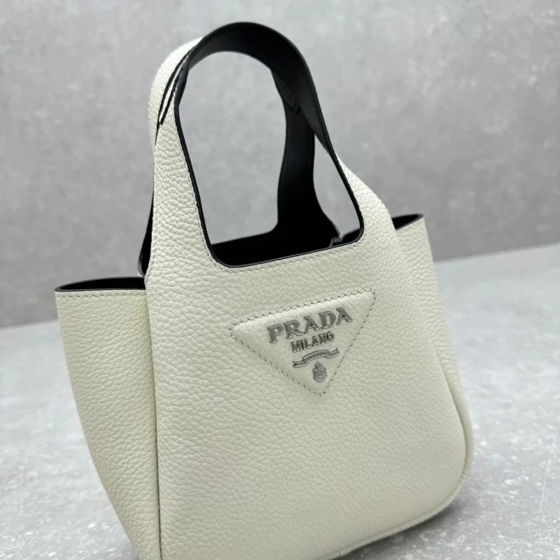 Prada Hobo Bags RelaxedFit 55665