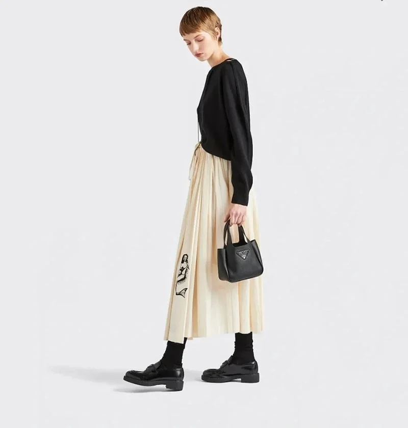 Prada Hobo Bags RelaxedFit 55665