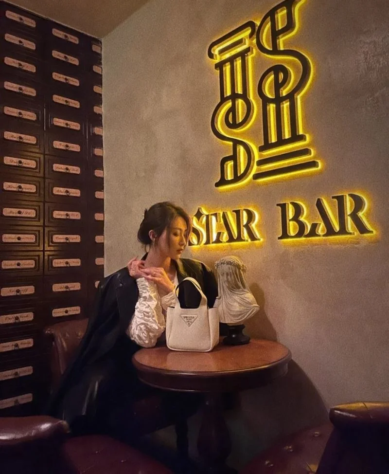 Prada Hobo Bags RelaxedFit 55665