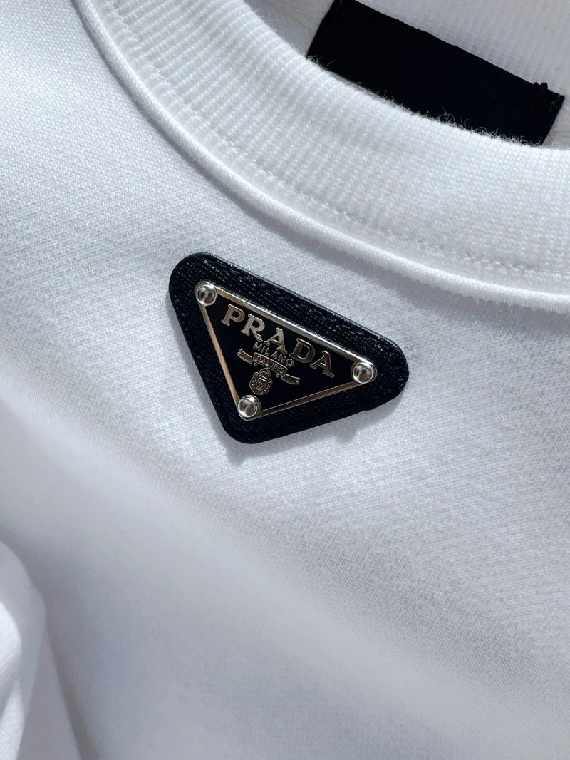 Prada Hoodies Comfortable 169637