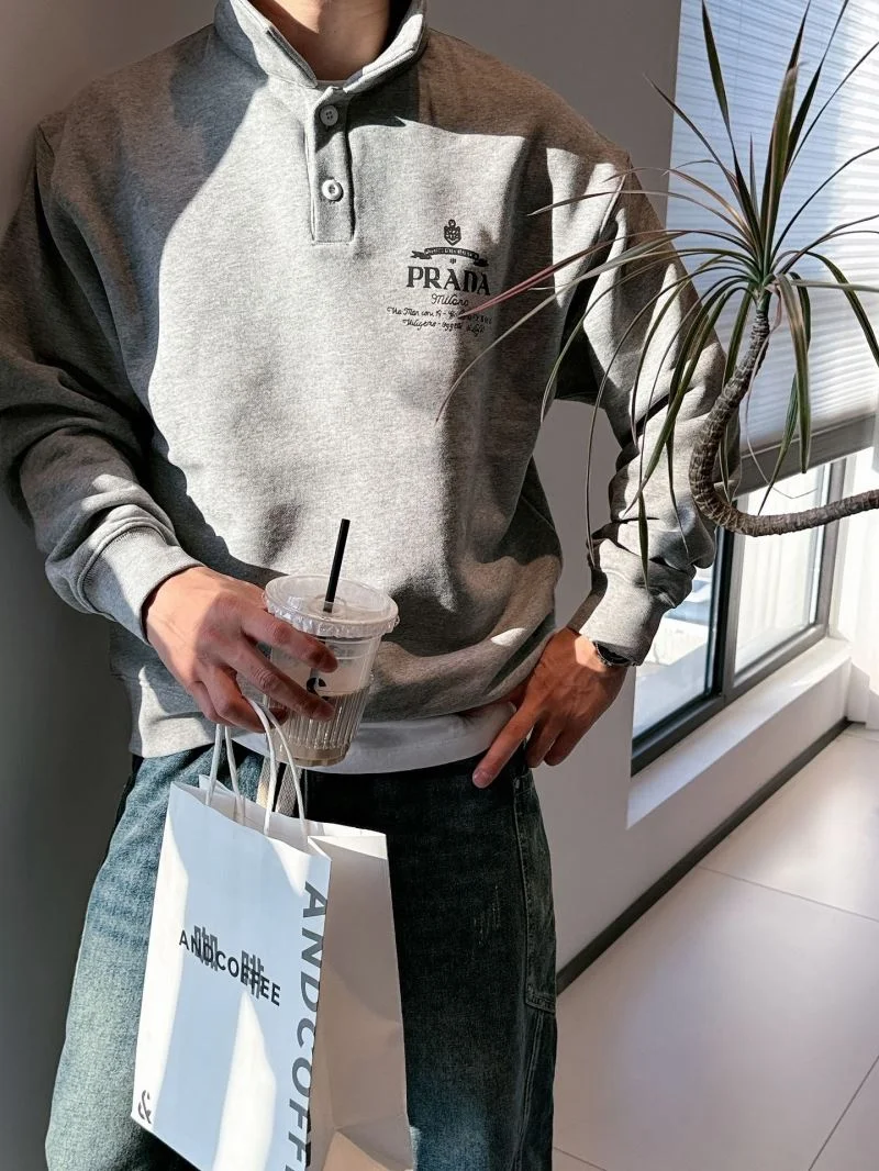 Prada Hoodies Lightweight 168332