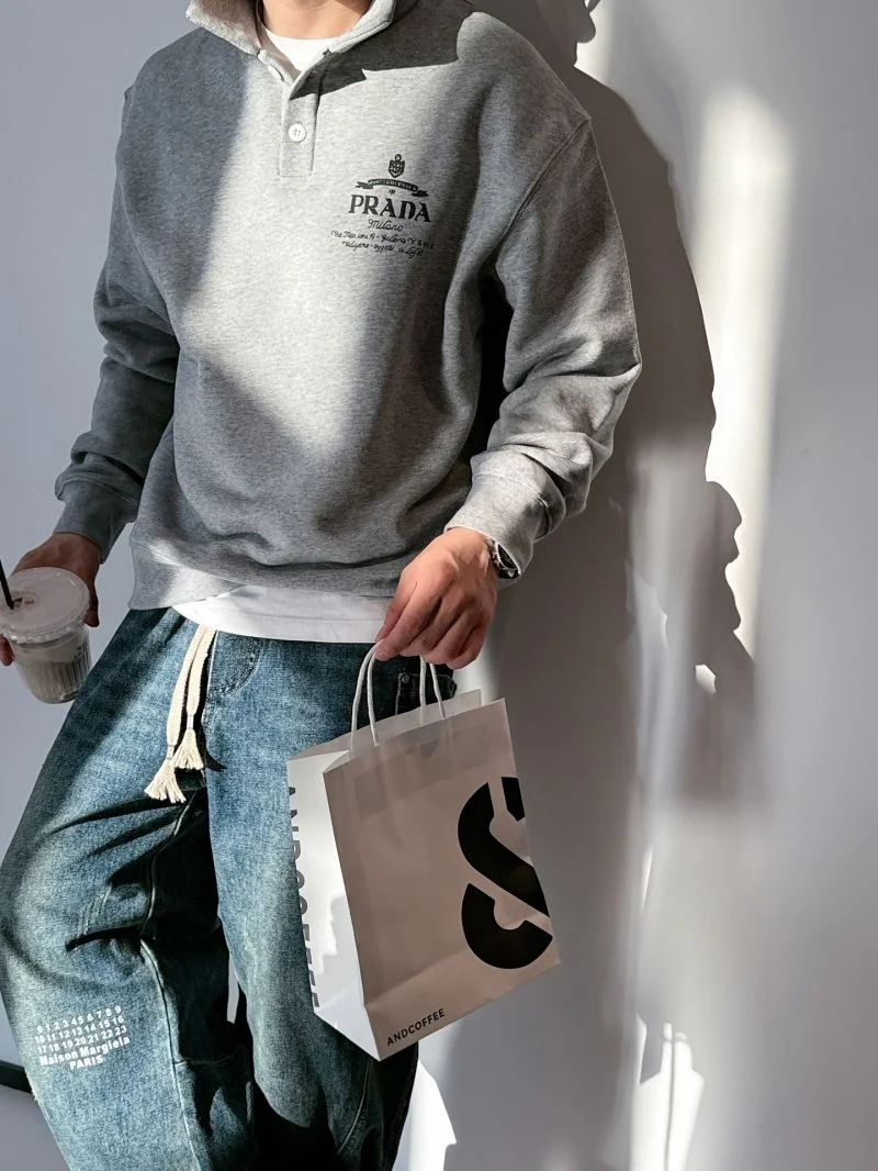 Prada Hoodies Lightweight 168332
