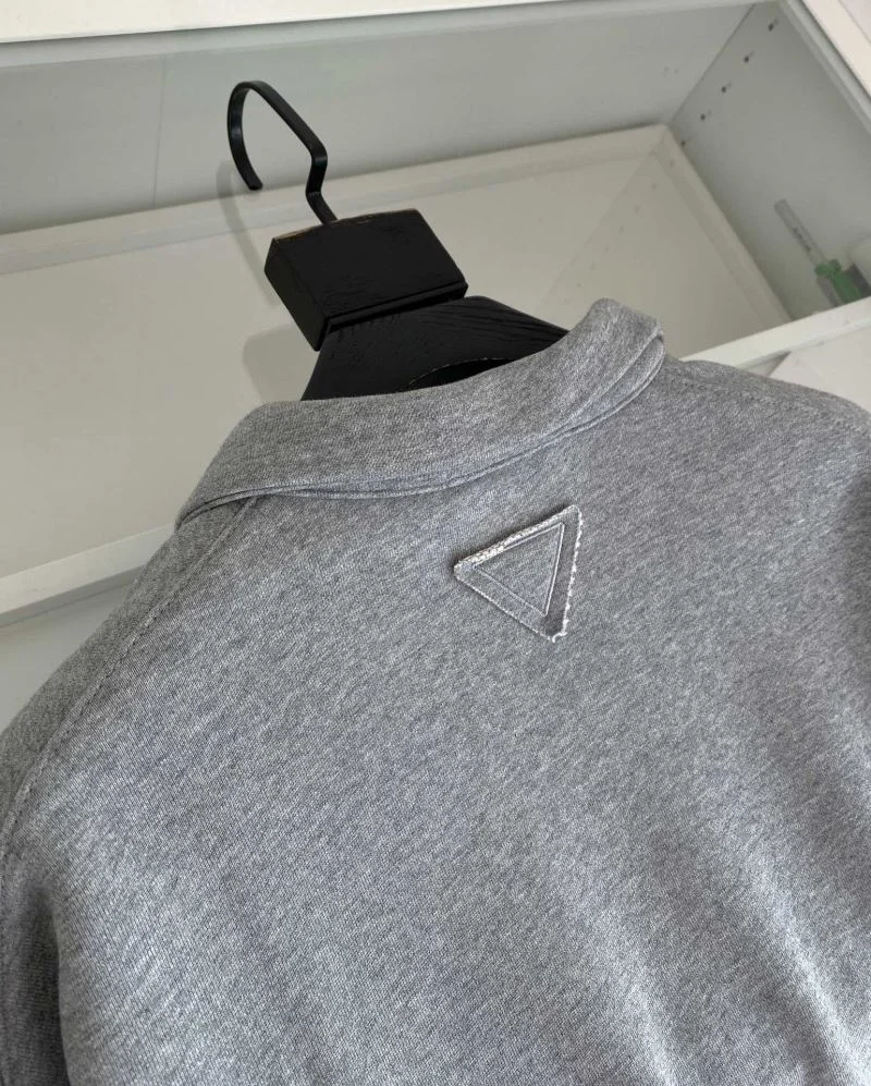 Prada Hoodies WellDesigned 167621