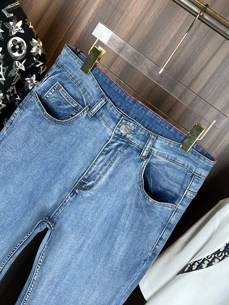 ModernLook Prada Jeans 171217