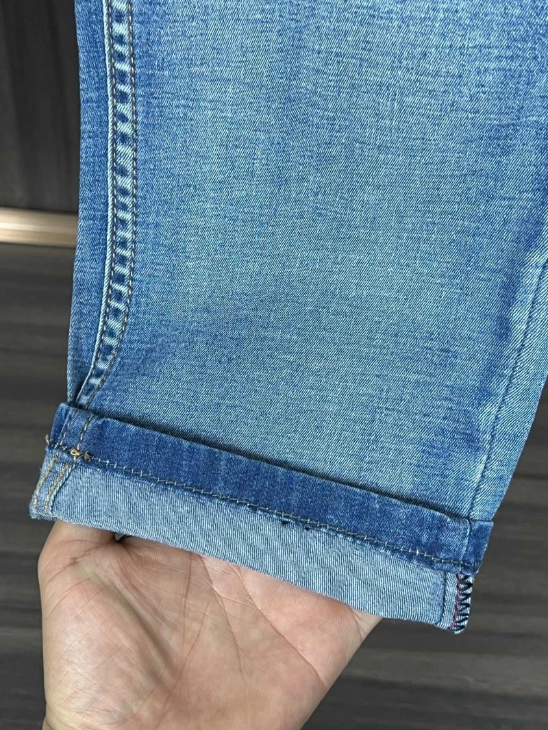 ModernLook Prada Jeans 171217