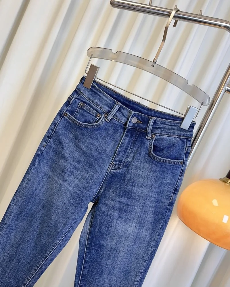 UrbanChic Prada Jeans 166142