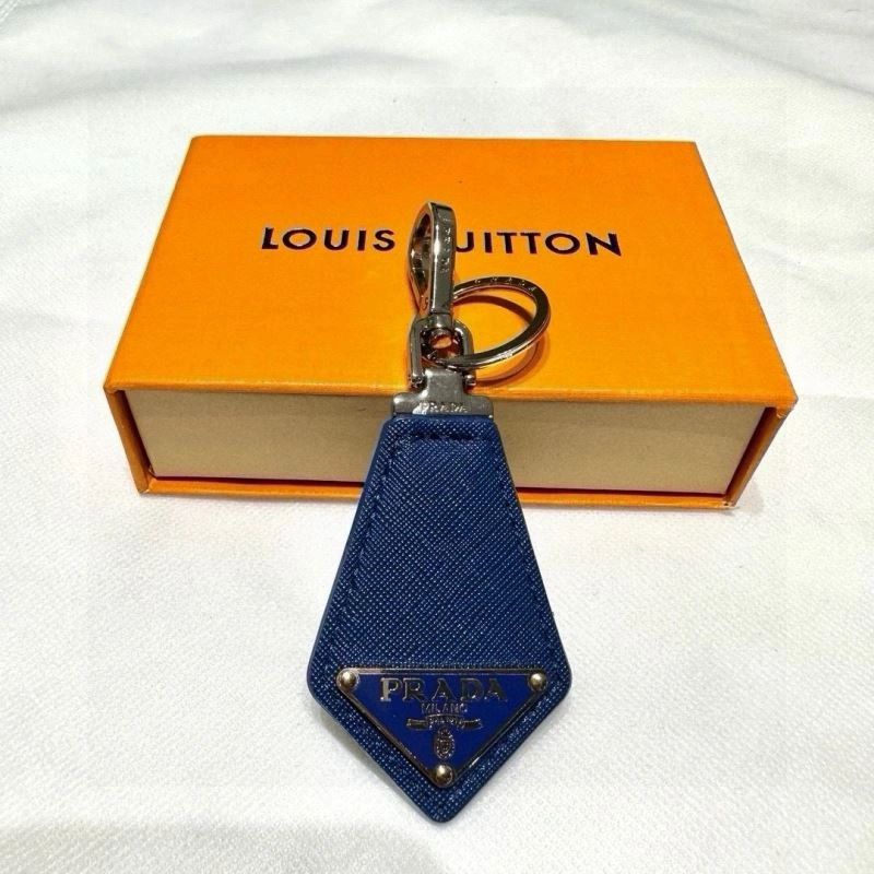 Prada Keychains ModernLook 265018
