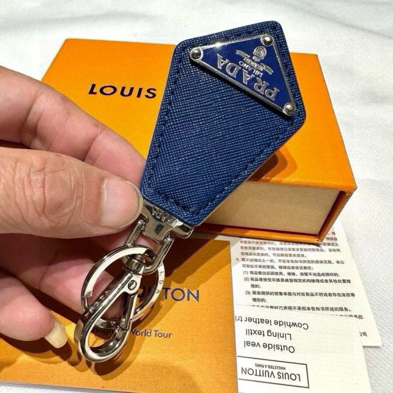 Prada Keychains ModernLook 265018