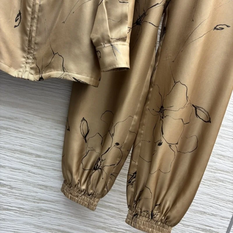 Breathable Prada Long Suits 166541