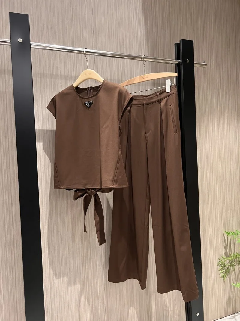 Breathable Prada Long Suits 165914