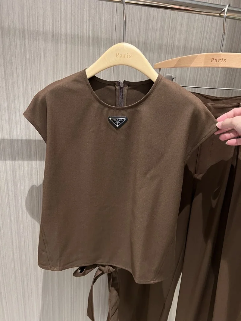Breathable Prada Long Suits 165914