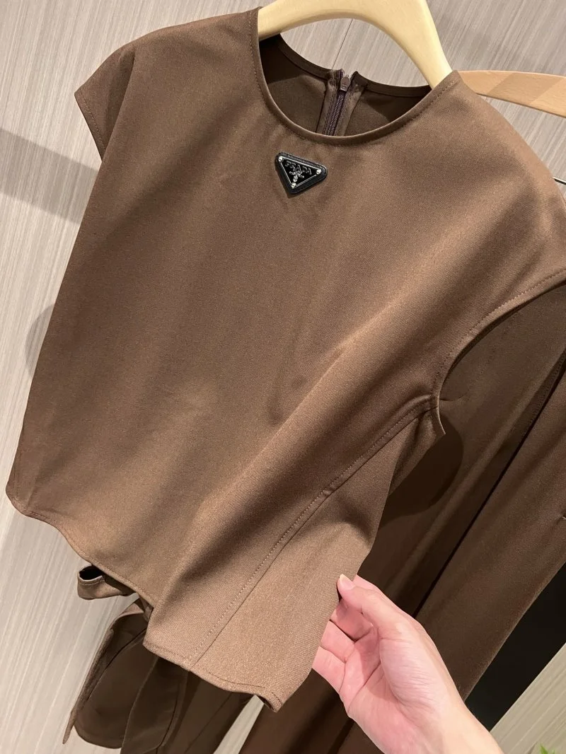 Breathable Prada Long Suits 165914