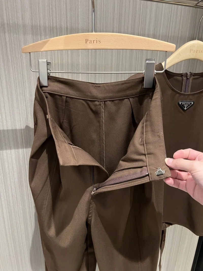 Breathable Prada Long Suits 165914