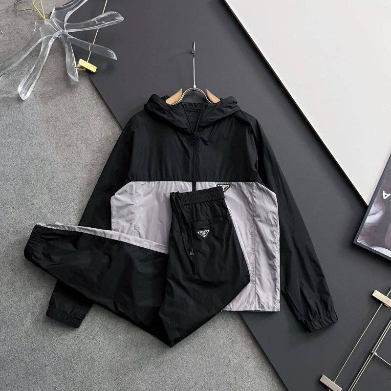 Lightweight Prada Long Suits 168851