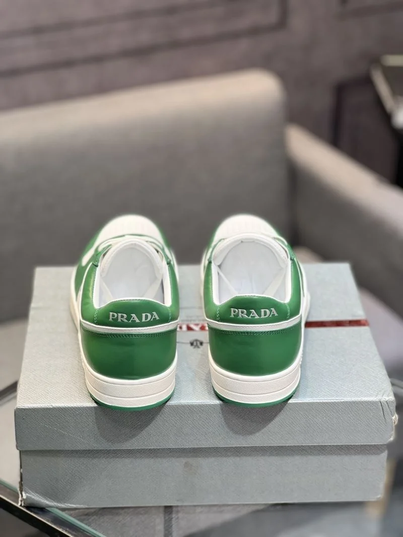 Prada Low Shoes Stretchable 33962