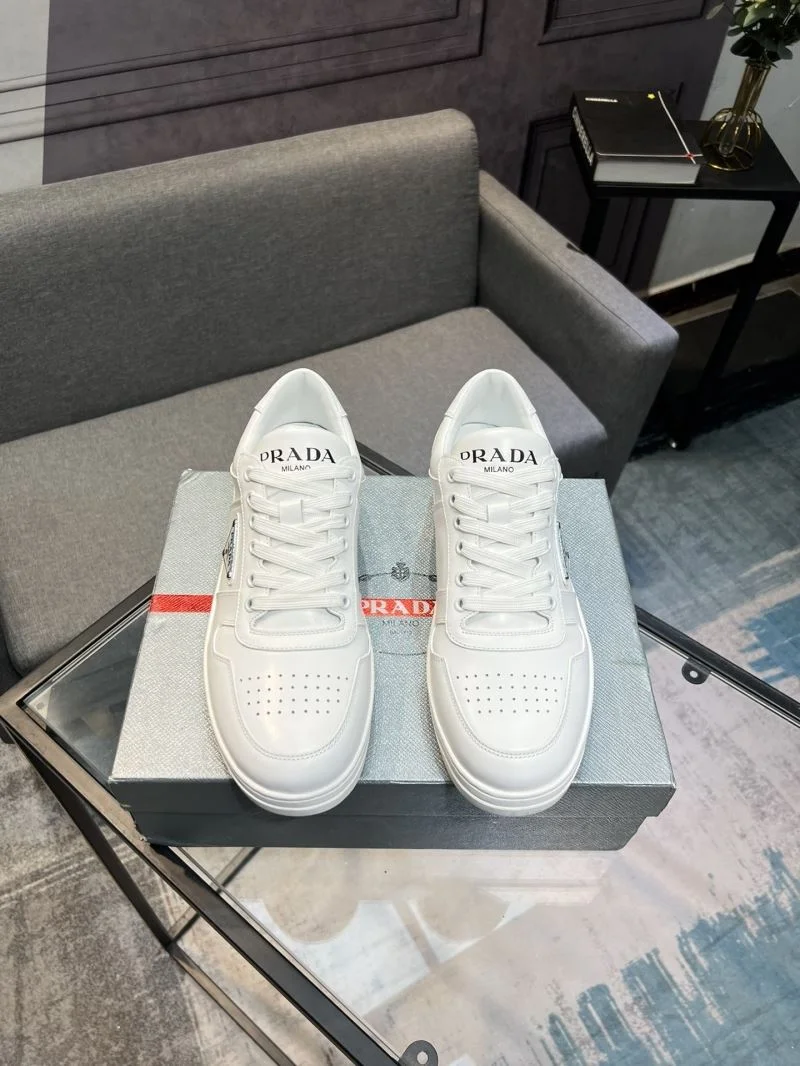 Trendsetting Prada Low Shoes 33965