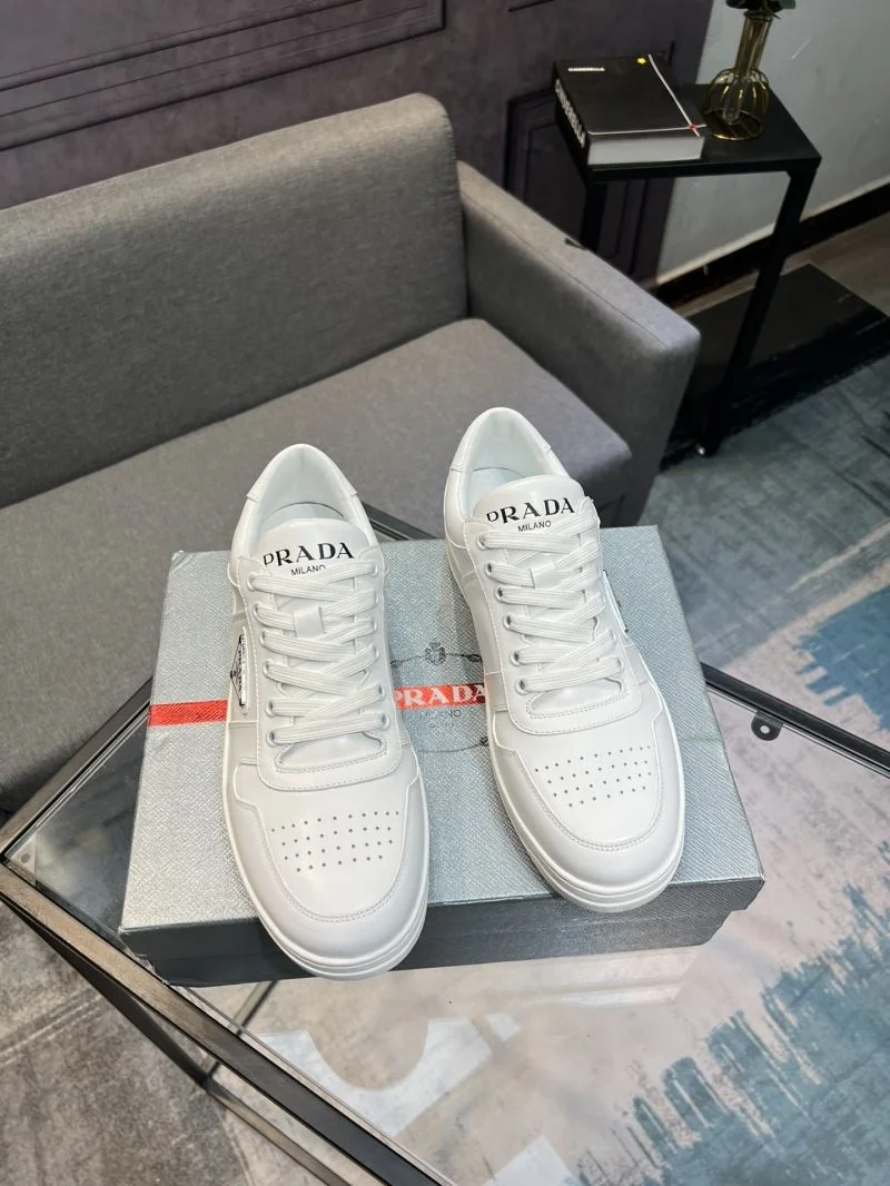 Trendsetting Prada Low Shoes 33965