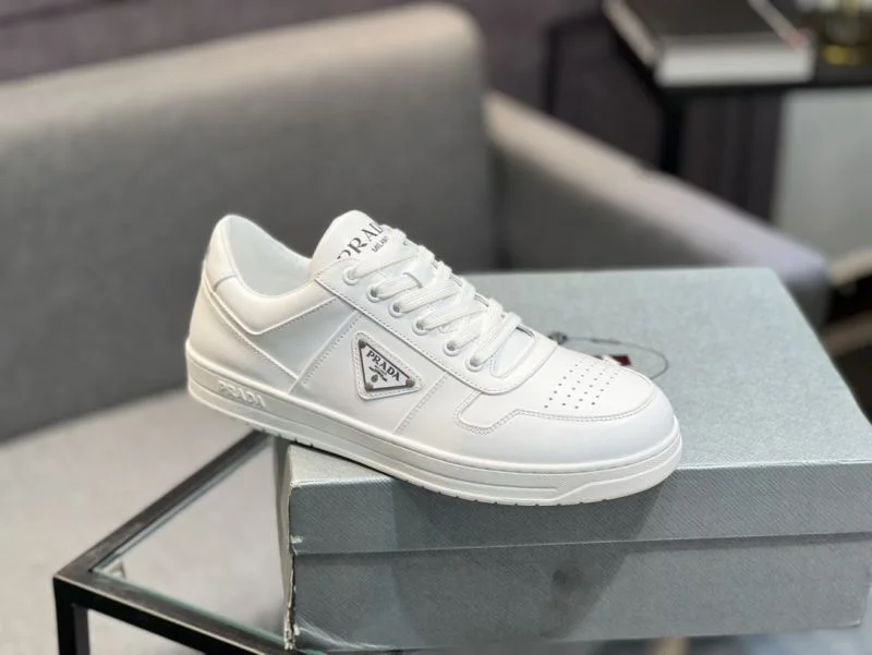 Trendsetting Prada Low Shoes 33965
