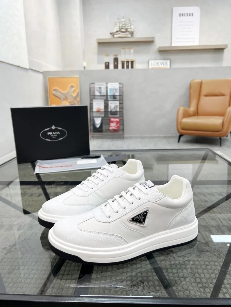 RelaxedFit Prada Low Shoes 33958