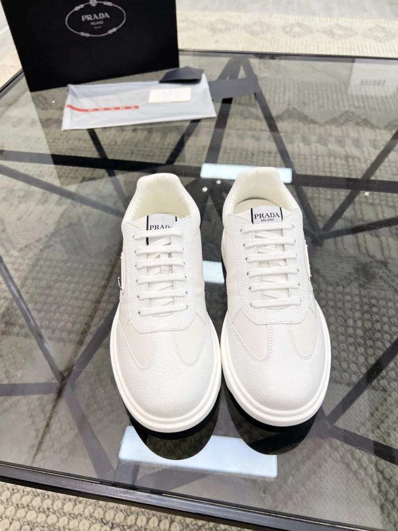 RelaxedFit Prada Low Shoes 33958