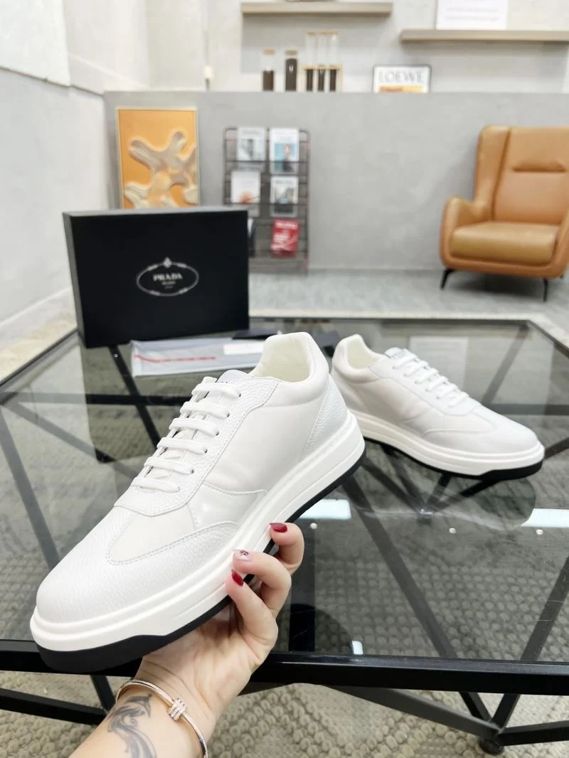 RelaxedFit Prada Low Shoes 33958