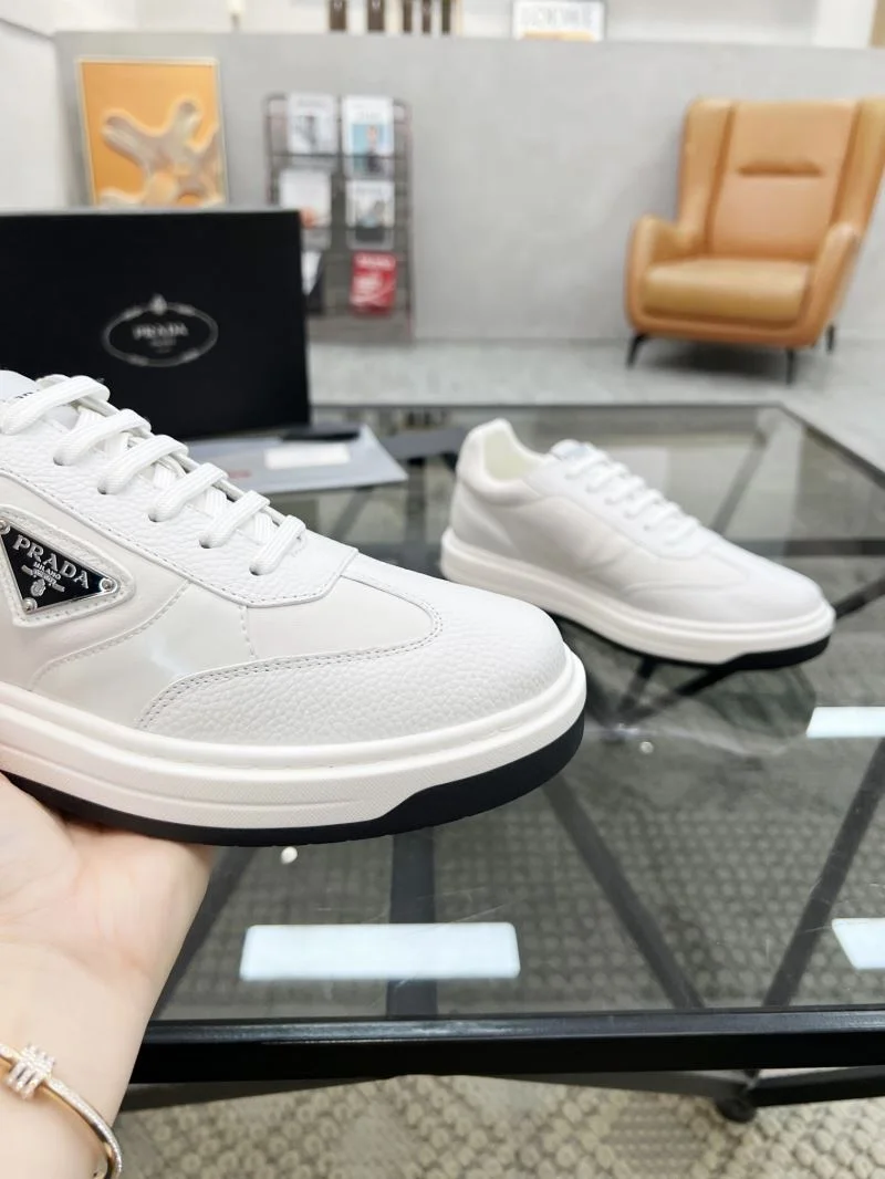 RelaxedFit Prada Low Shoes 33958