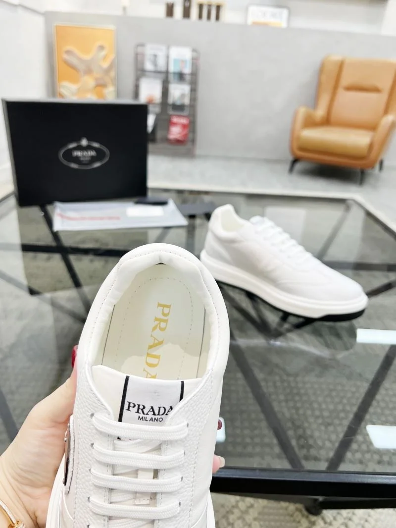 RelaxedFit Prada Low Shoes 33958