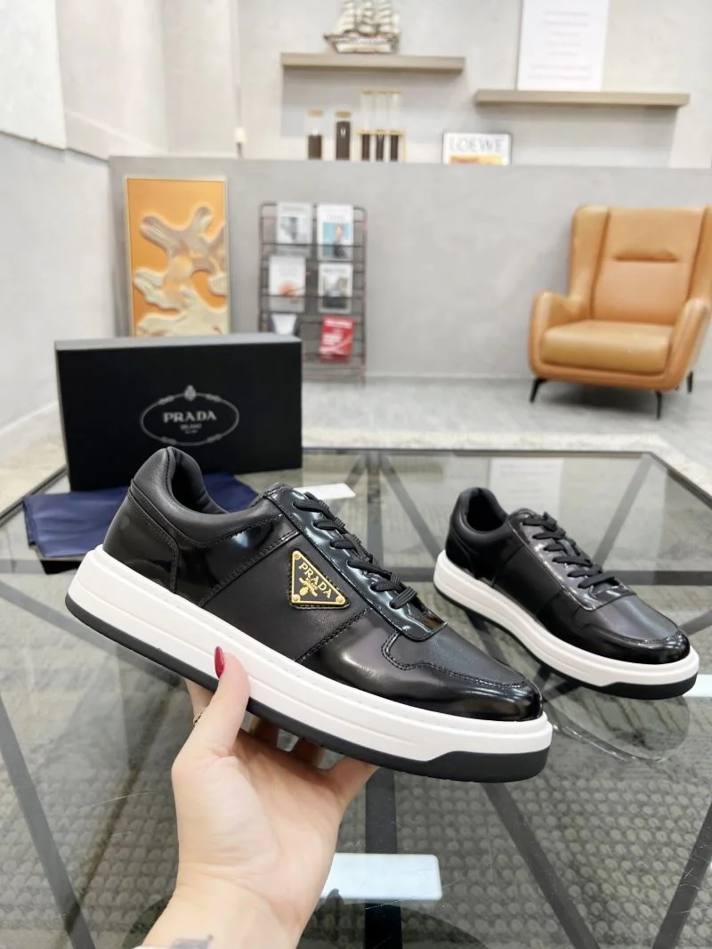 Prada Low Shoes TimelessDesign 33964
