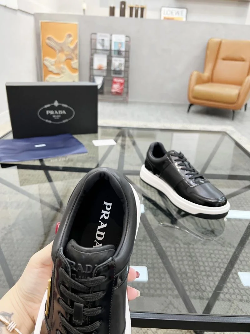 Prada Low Shoes TimelessDesign 33964