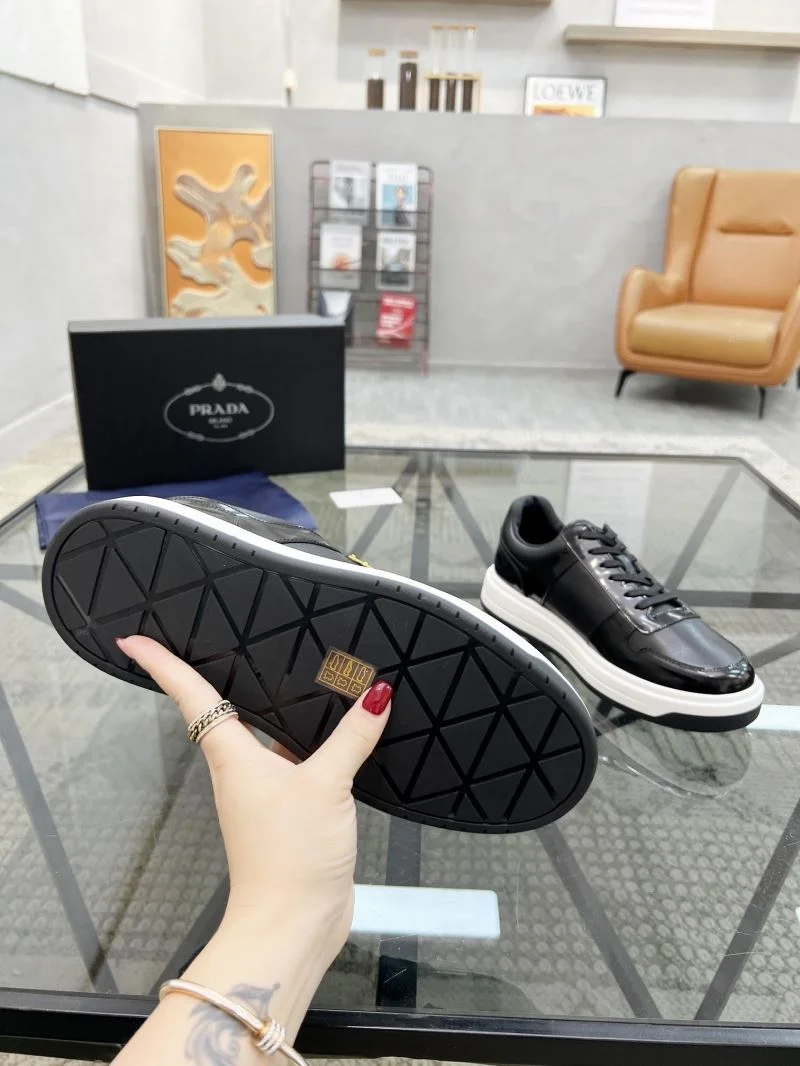 Prada Low Shoes TimelessDesign 33964