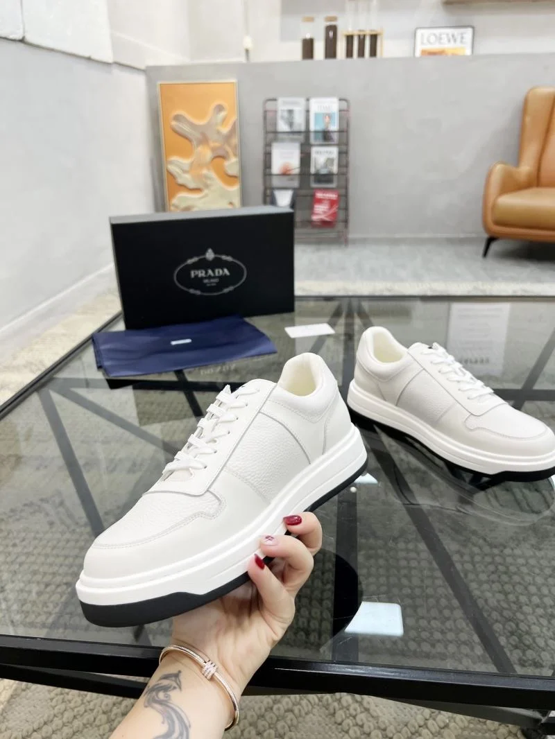 Vibrant Prada Low Shoes 33973