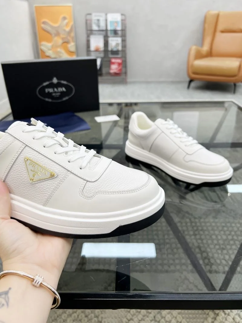 Vibrant Prada Low Shoes 33973