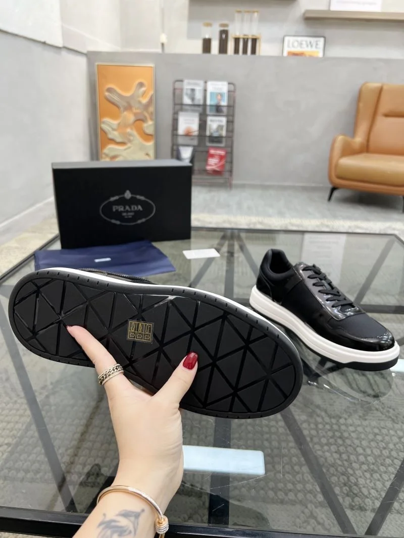 Stylish Prada Low Shoes 33957