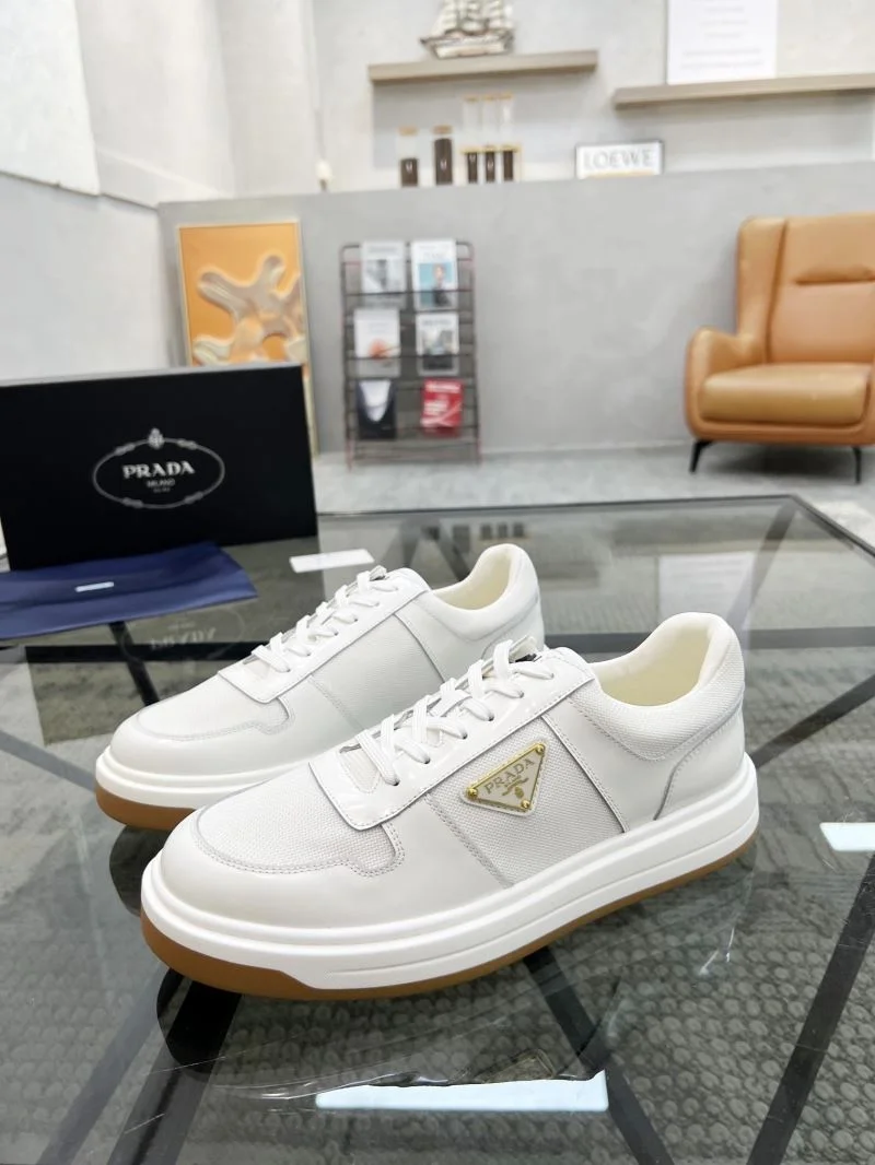 Prada Low Shoes Elegant 33980