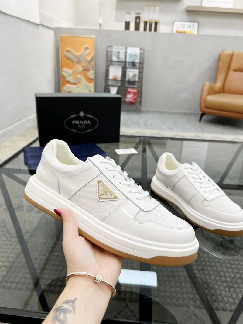 Prada Low Shoes Elegant 33980