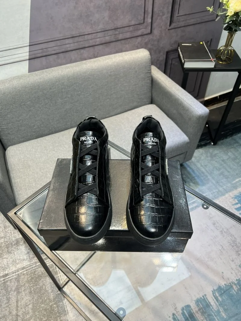 Prada Low Shoes Bold 33978